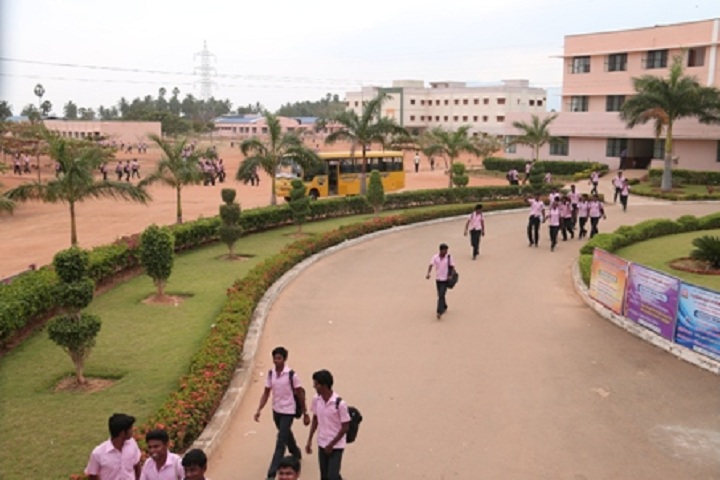 https://cache.careers360.mobi/media/colleges/social-media/media-gallery/12067/2021/1/5/Campus View of S Thangapazham Polytechnic College Kollam_Campus-View.jpg